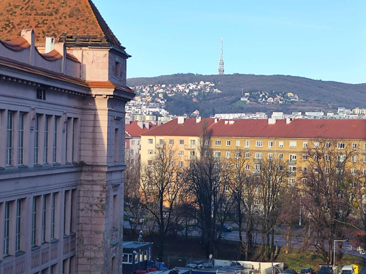 Yarn - Brand New - Free Parking - Balcony With City View - Central Shopping Mall Bratislava Luaran gambar