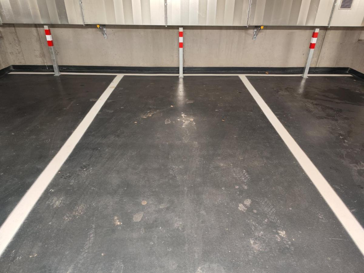 Yarn - Brand New - Free Parking - Balcony With City View - Central Shopping Mall Bratislava Luaran gambar