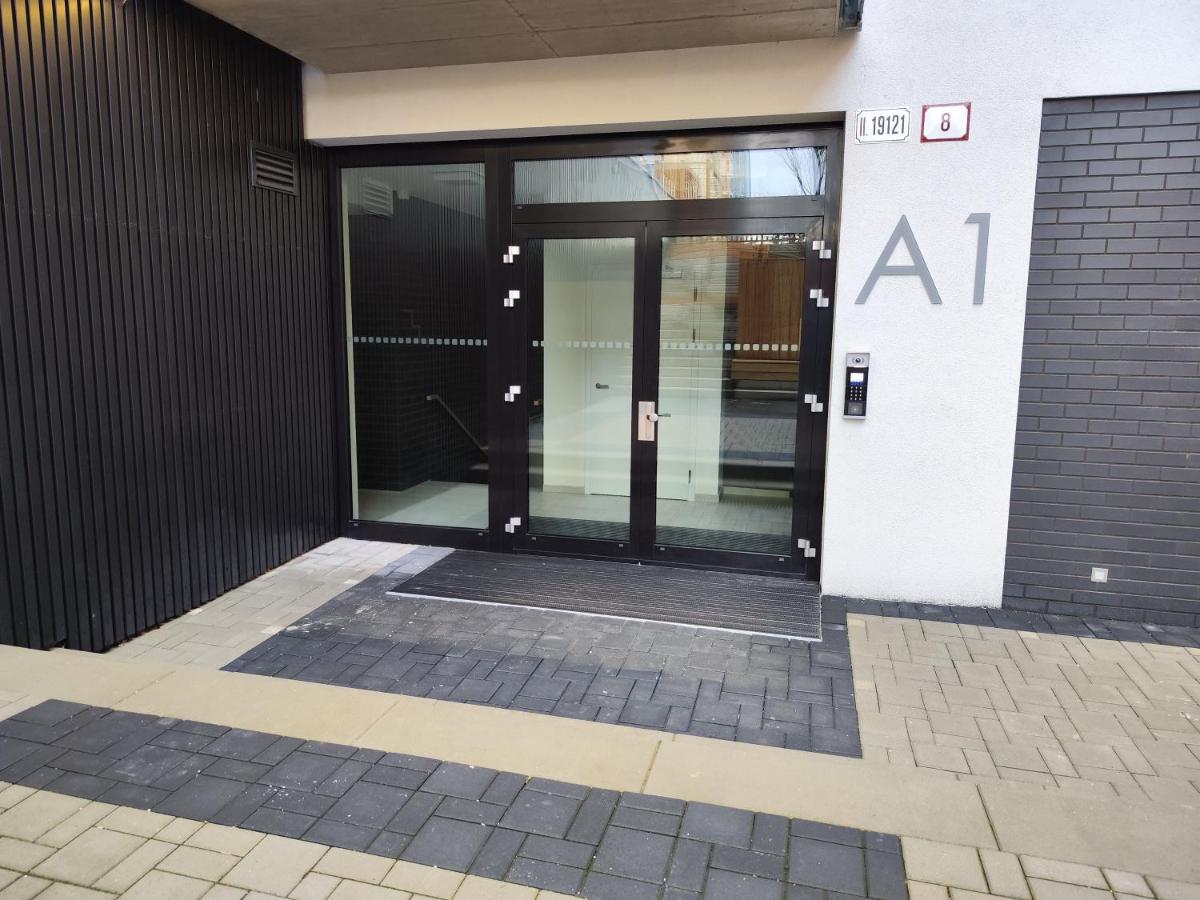 Yarn - Brand New - Free Parking - Balcony With City View - Central Shopping Mall Bratislava Luaran gambar