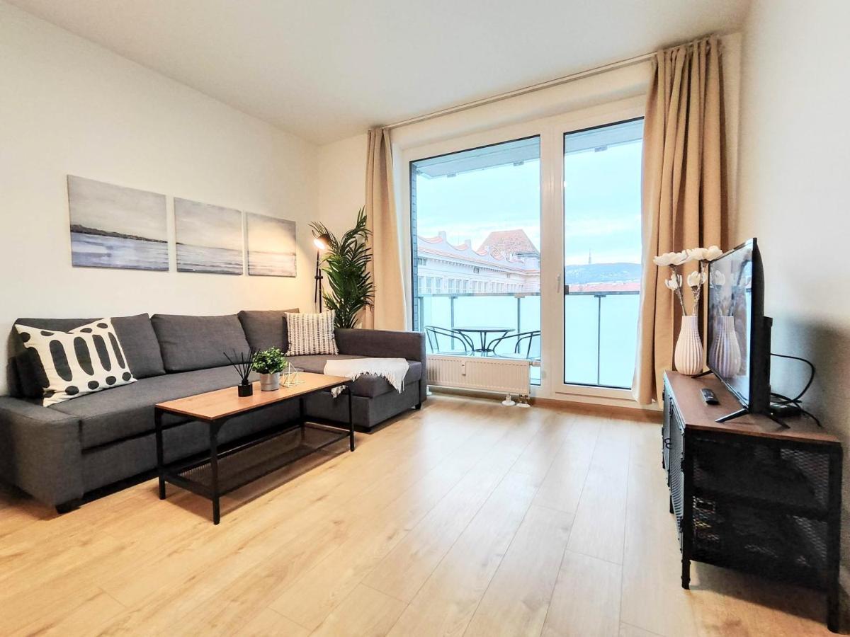 Yarn - Brand New - Free Parking - Balcony With City View - Central Shopping Mall Bratislava Luaran gambar