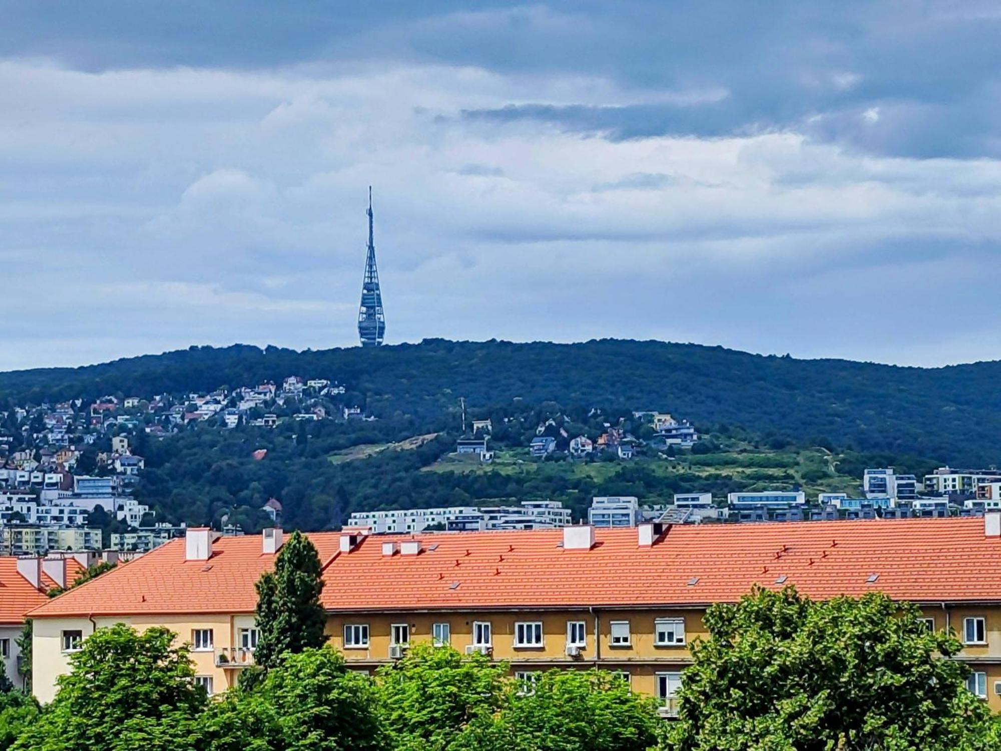 Yarn - Brand New - Free Parking - Balcony With City View - Central Shopping Mall Bratislava Luaran gambar